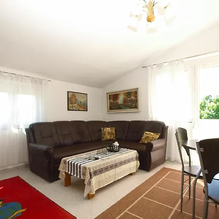 Semesterbostad Mit Privatpool Fuer 10 Personen Ca 110 Qm In Fazana-surida, Istrien Istrische Riviera *