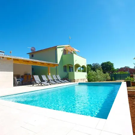 Mit Privatpool Fuer 10 Personen Ca 110 Qm In Fazana-surida, Istrien Istrische Riviera Fažana